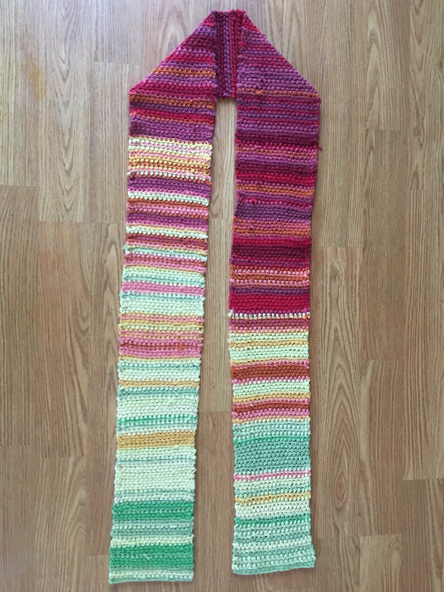 Scarf representing the daily temperatures of Davis