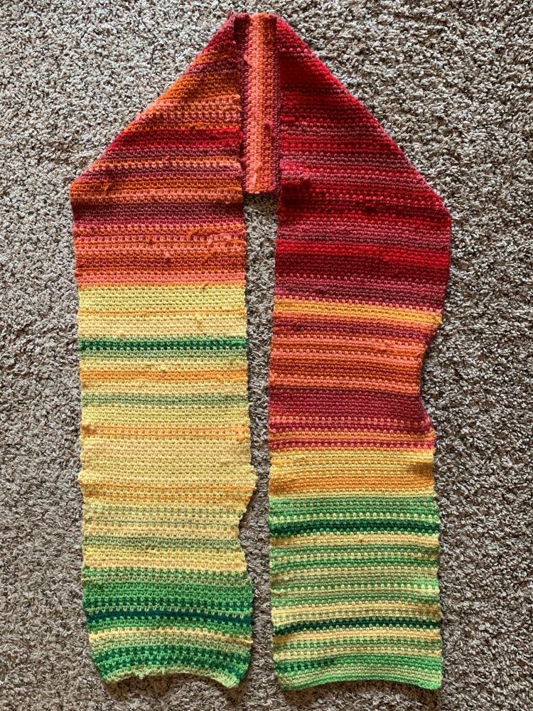 Scarf representing the daily temperatures of Davis throughout the year