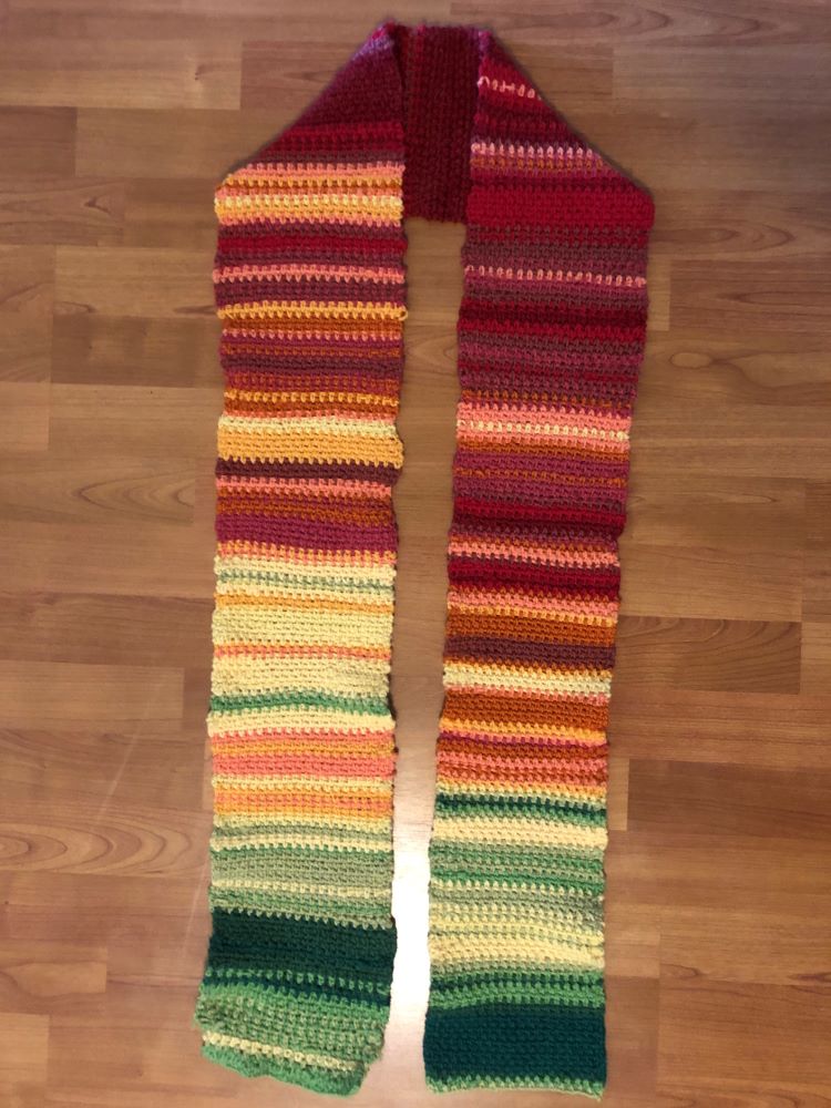 Scarf representing the daily temperatures of Davis throughout the year