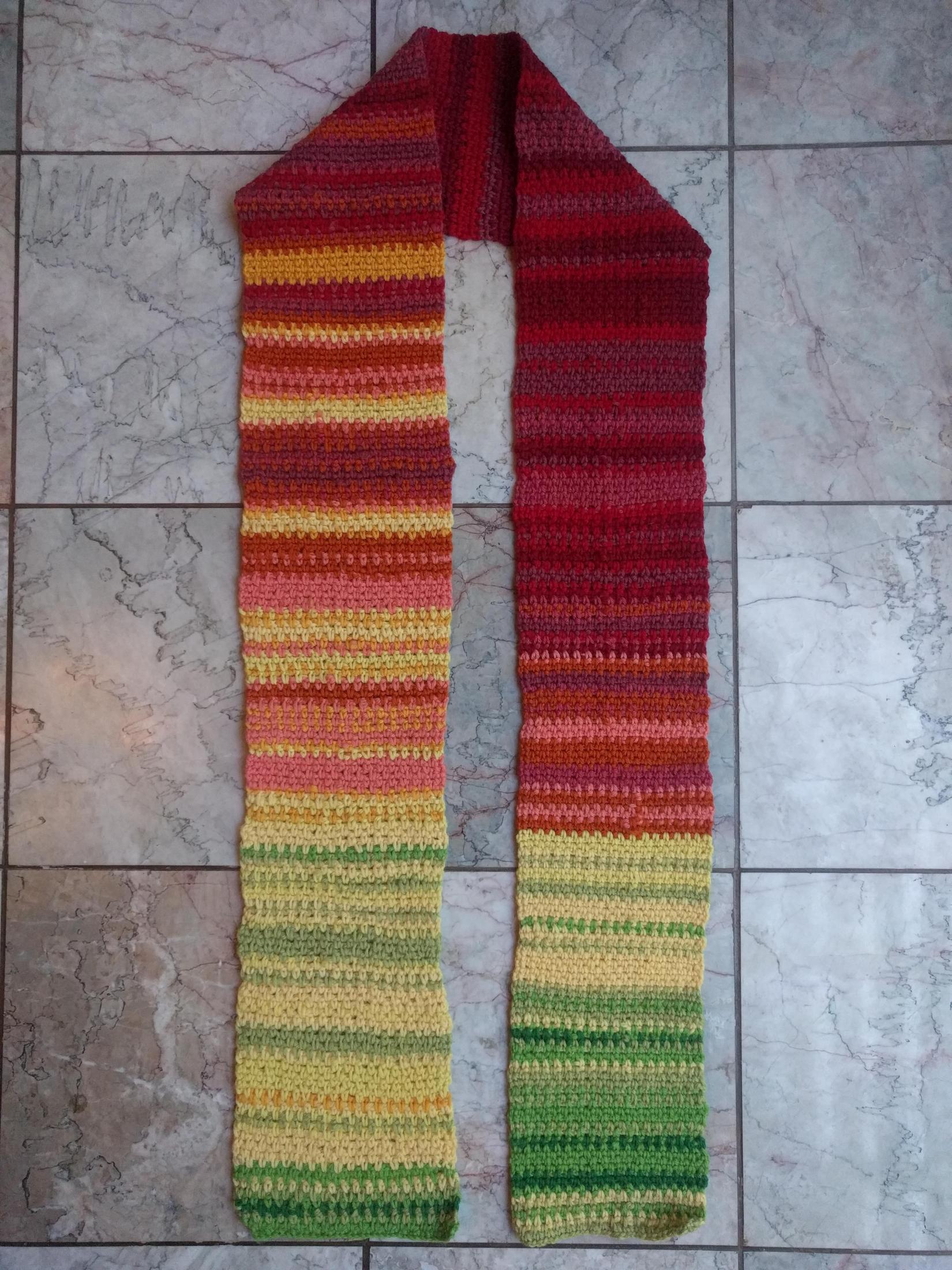 Scarf representing the daily temperatures of Davis throughout the year