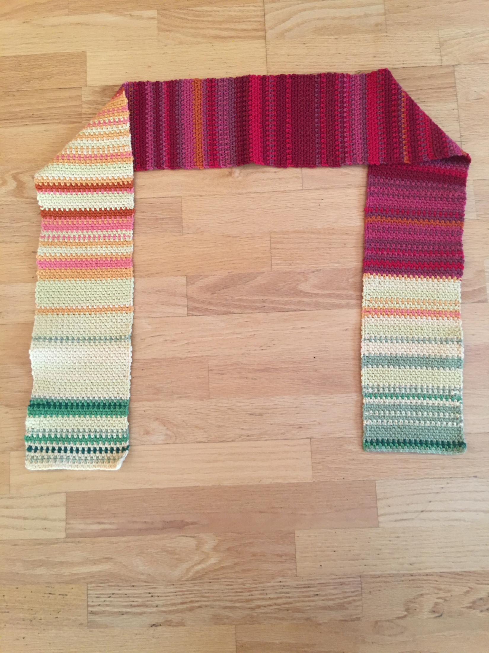 Scarf representing the daily temperatures of Davis throughout the year