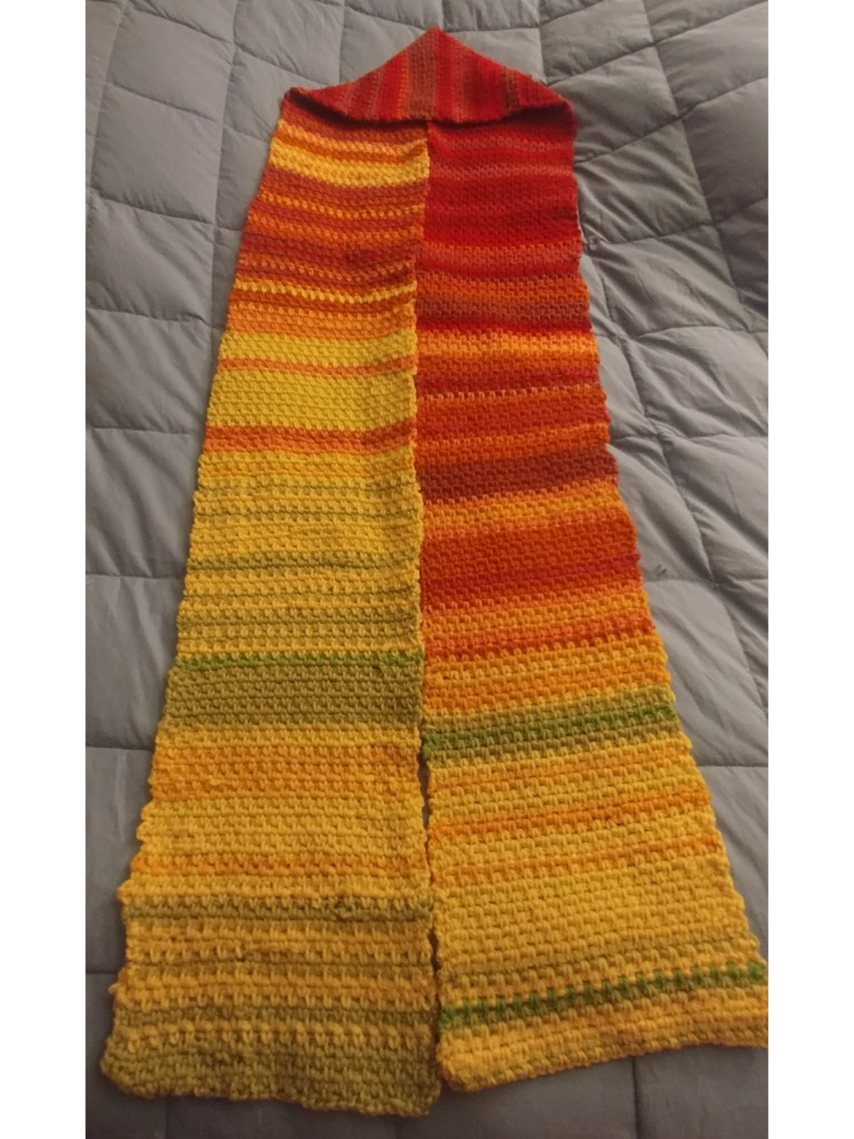 Scarf representing the daily temperatures of Davis throughout the year