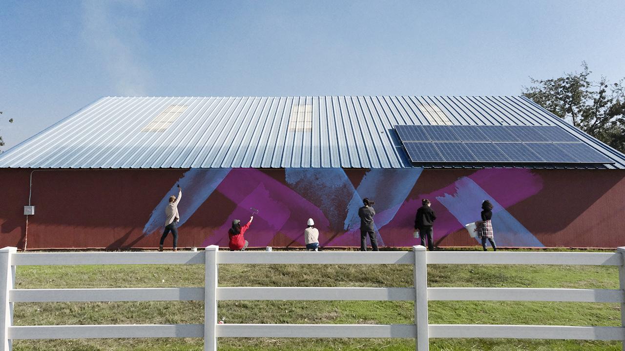 barn mural